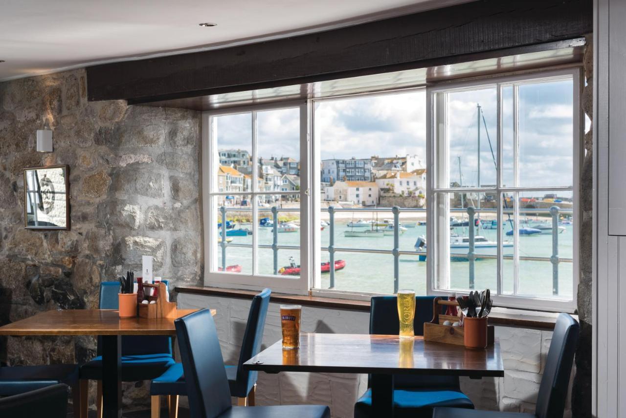 Lifeboat Inn St Ives Buitenkant foto